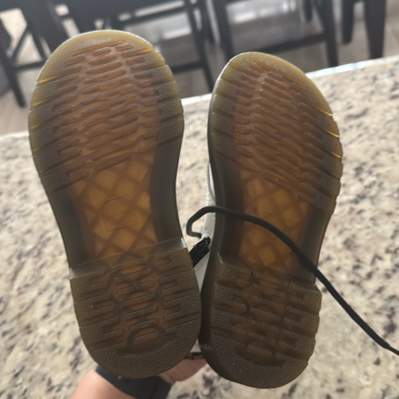 New Dr. Martens kids boots - 11c - Picture 5 of 6